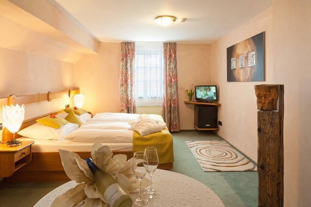 Landhotel Sonnenhof Siebeldingen Bagian luar foto